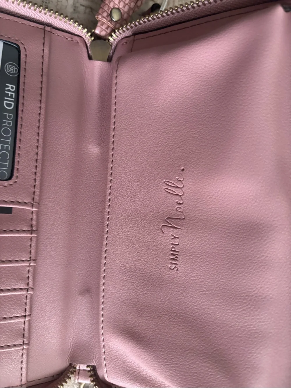 Simple Noelle Pink Textured Crossbody Bag with Gold Hardware - Picture 6 of 8